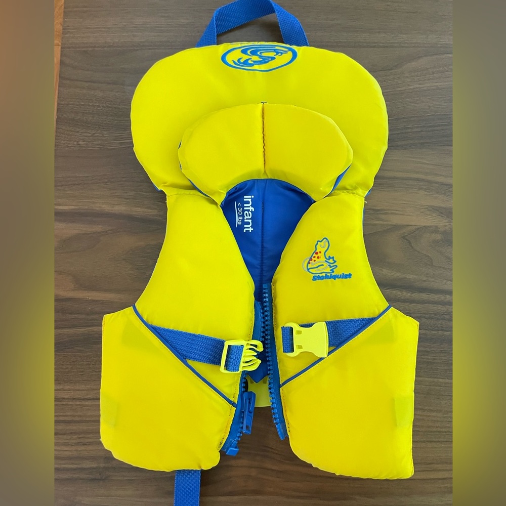 Stohlquist Infant PFD - Infants'/Toddlers', for child up to 30lb. Like new